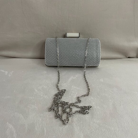 Jessica McClintock Silver Beaded Mesh Frame Evening Bag with Crossbody Chain - Picture 7 of 13